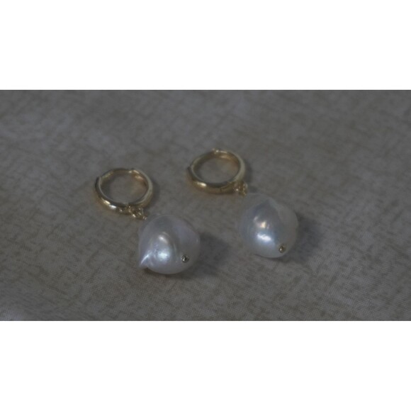 Freshwater Pearl Earrings - Picture 3 of 5